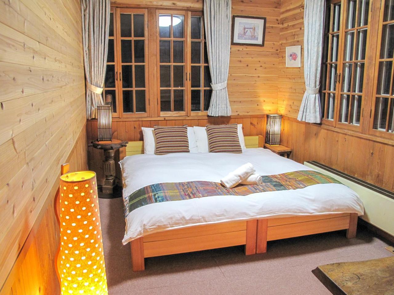 Kizuna Lodge & Bbq Centre Hakuba Exterior photo